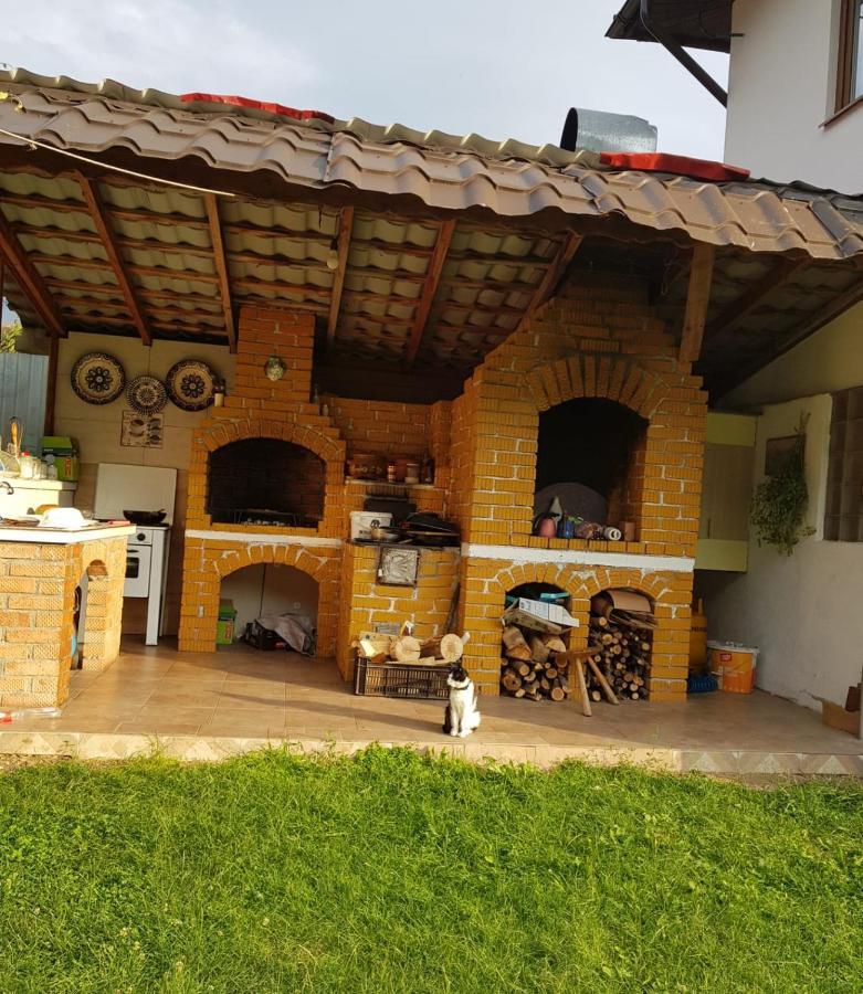 La Bunicu Villa โปโลวรากี ภายนอก รูปภาพ
