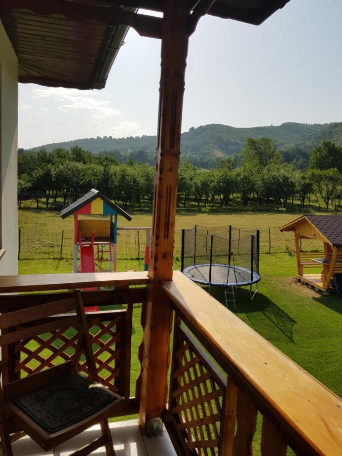 La Bunicu Villa โปโลวรากี ภายนอก รูปภาพ